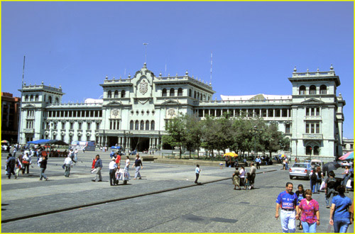 10e Guatemala City - Palacio Nacional (danger zone!)