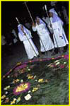 63 Antigua procession - in white robes