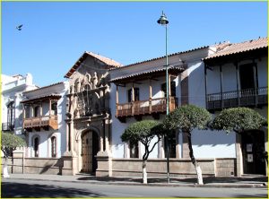 On Plaza de 25 de Mayo, Sucre