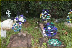 Tombs with characteristic Bolivian decorations of wreath of flowers