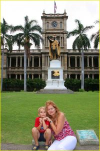 King Kamehameha Statue in front of Ali'iolani Hale, Honolulu