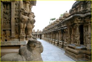 Kalisanatha Temple in Kanchipuram - courtyard lined with 58 small shrines with various Shiva representations (on the right)