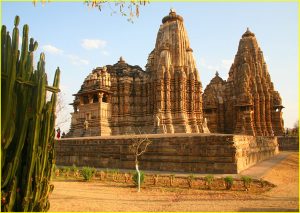 Devi Jagadamba (foreground) and Kandaria Mahadev Temples from Chandela period (9-11th century), an UNESCO site, in Khajuraho, Madhya Pradesh