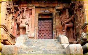 Dvarapala (doorkeepers) at Brihadishvara temple, Thanjavur, Tamil Nadu
