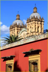 Iglesia de Santo Domingo hovering over the Oaxaca City