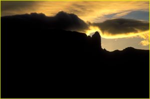 Roraima - Tewasen Pinnacle at sunrise